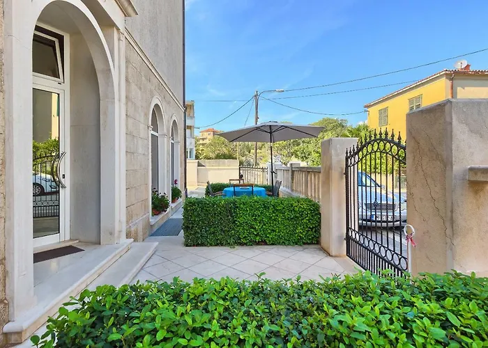 Prestige Lux Апартаменты Сплит